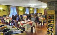 Ресторан в отеле Украина