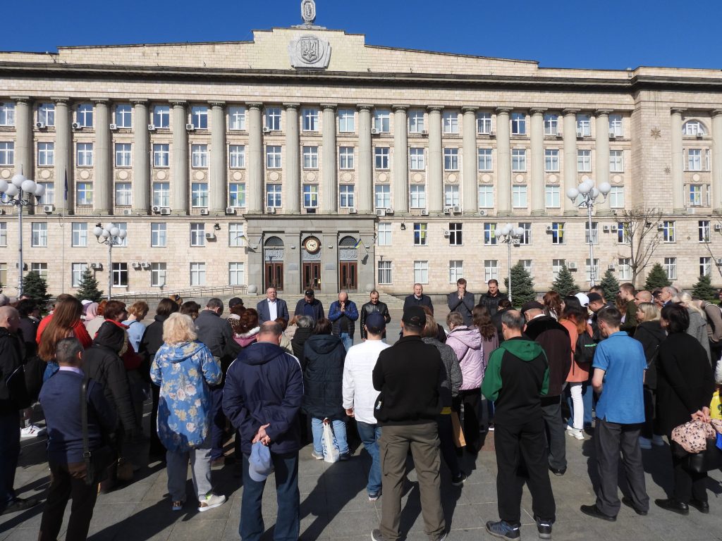 В Черкасах протестанти влаштували Пасхальну молитву за Україну на центральній площі