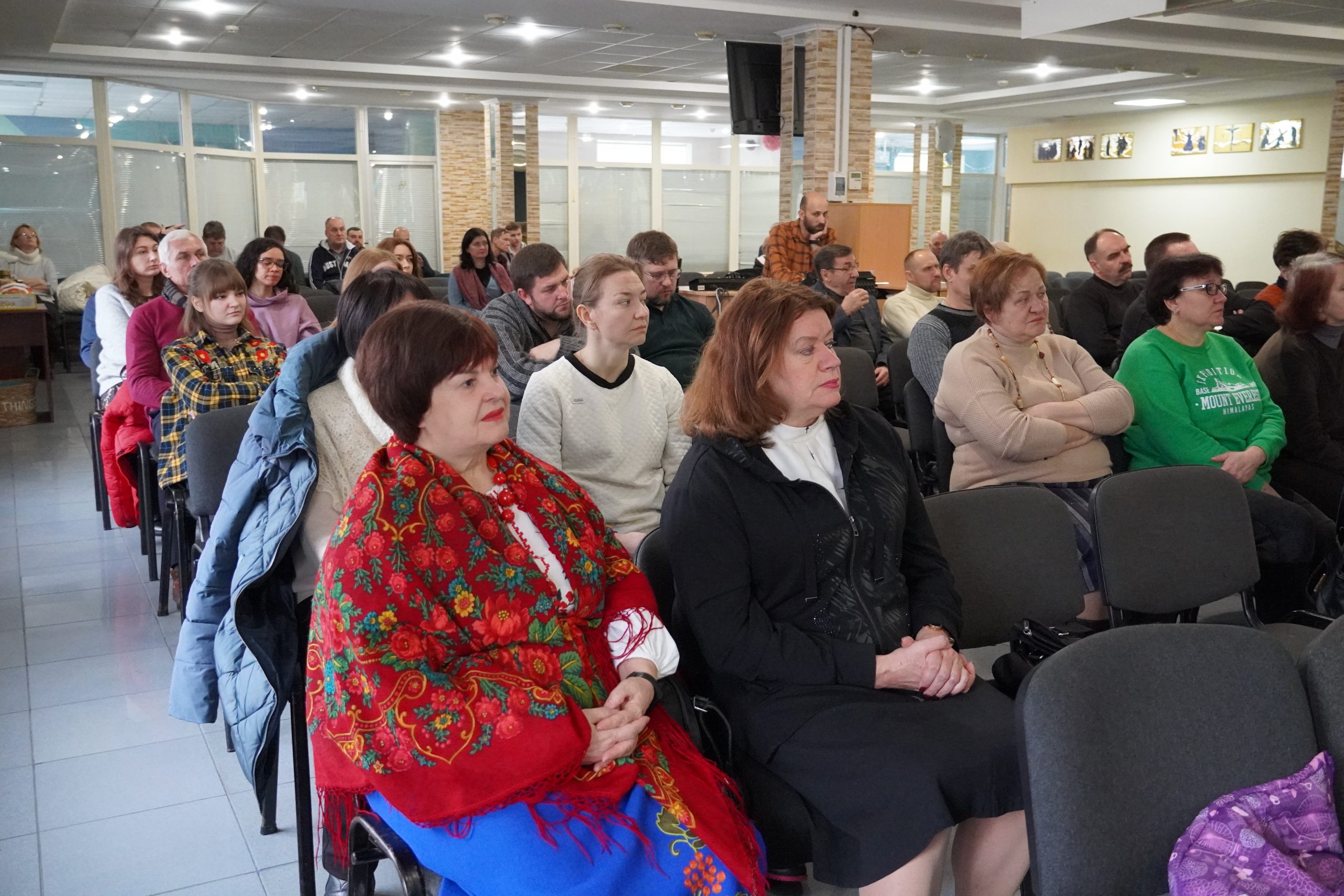 Військові, капелани та волонтери зібралися разом на християнському форумі в Черкасах