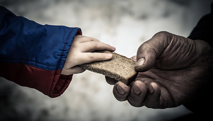 10 віршів з Біблії про гріх бездіяльності: нехтування допомогою бідним