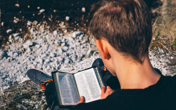 5 причин, чому християнин має читати Біблію щодня