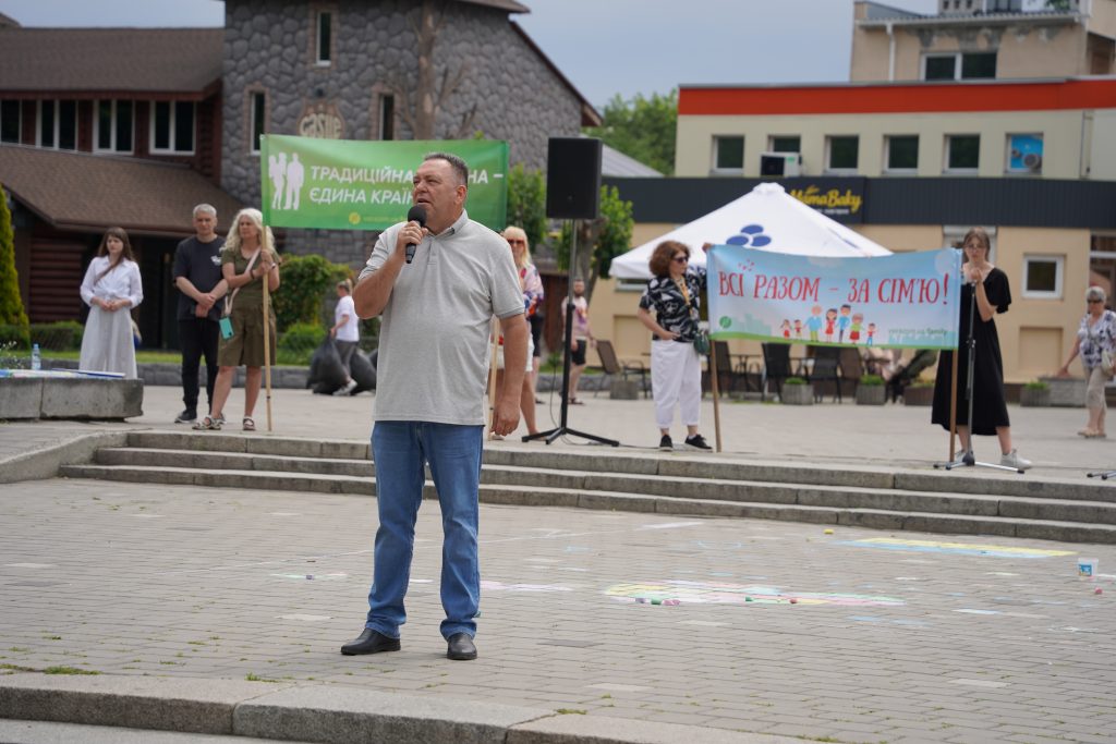 Сотні черкасців проїхали містом у велопробігу, присвяченому сімейним цінностям