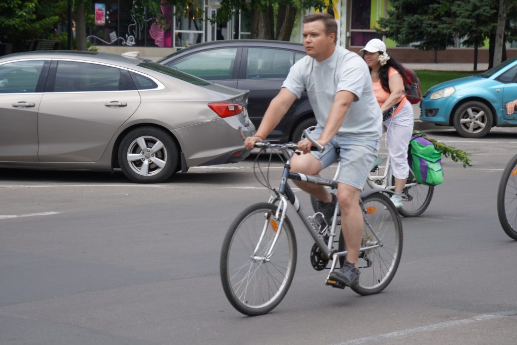 Сотні черкасців проїхали містом у велопробігу, присвяченому сімейним цінностям