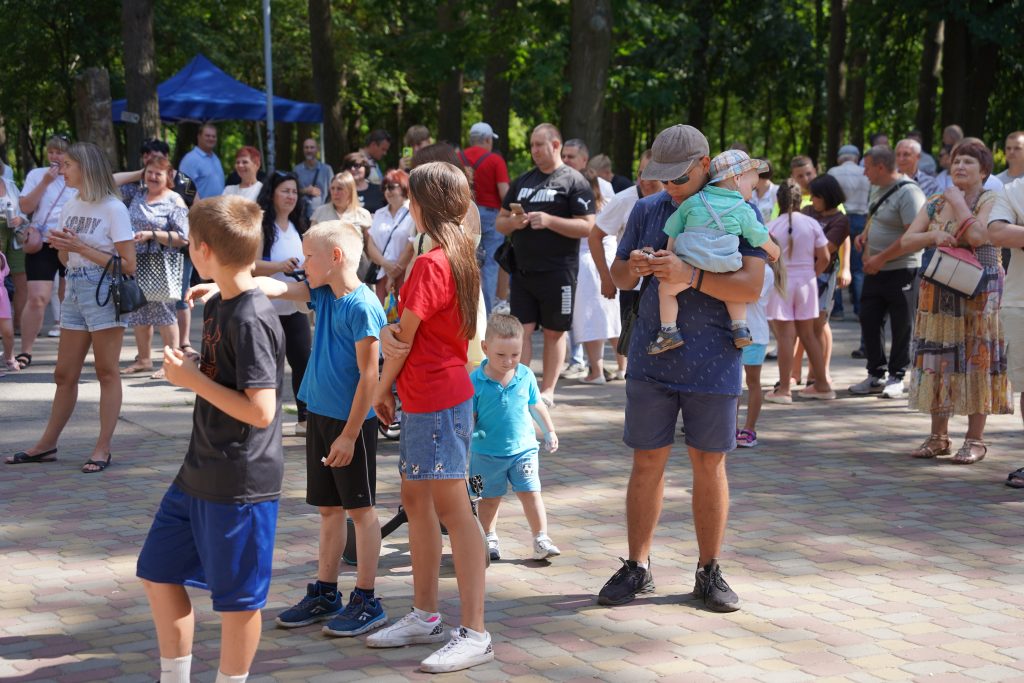 Понад дві тисячі черкасців об’єднав благодійний Фестиваль сім’ї: для військових зібрали кошти на автономні обігрівачі